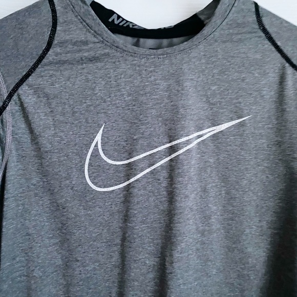 Nike Base Layer - Picture 2 of 4